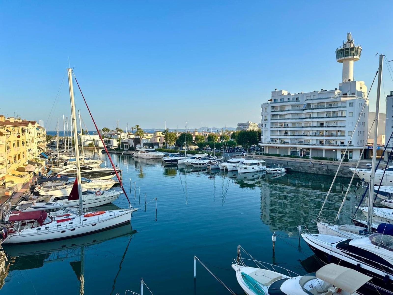 Apartamento Con Vistas A Mar Y Canal. Empuriabrava Eksteriør bilde